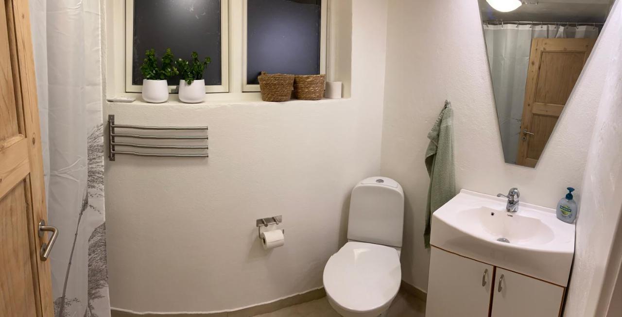 Appartamento Vaerelse Med Eget Kokken Og Bad Esbjerg Esterno foto