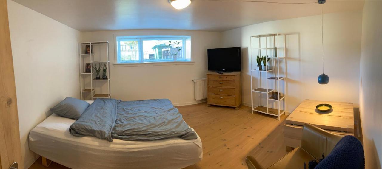 Appartamento Vaerelse Med Eget Kokken Og Bad Esbjerg Esterno foto